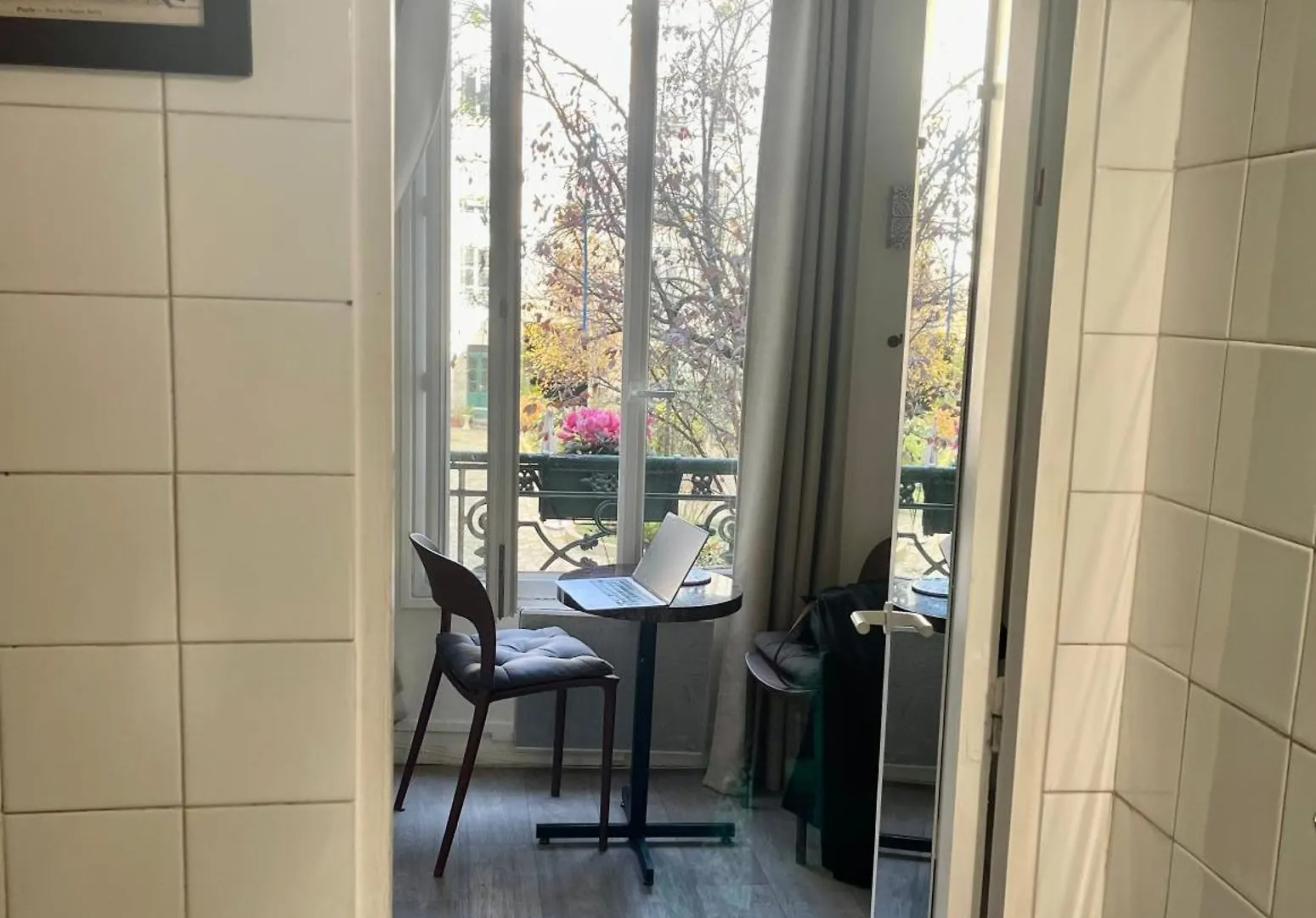 Renovated ! City Of Lights, Light Your Visit Paris Apartment